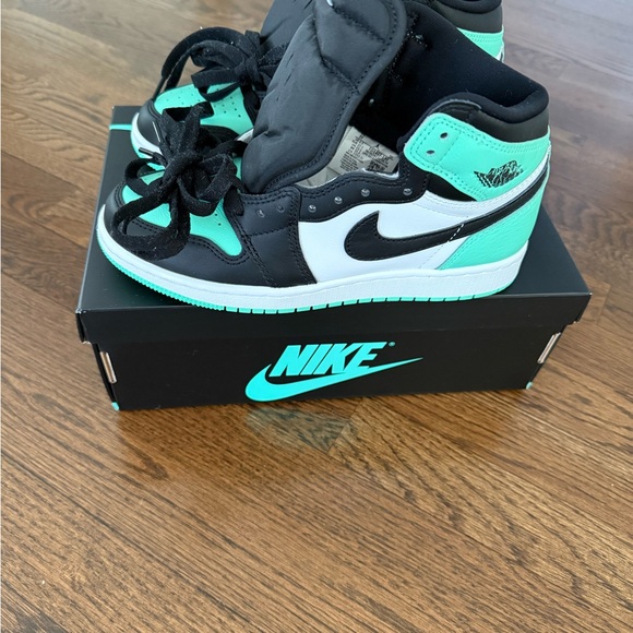 Nike Air Black and Teal Sneakers - Picture 2 of 5